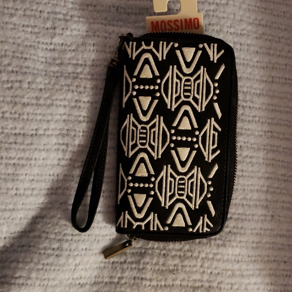 Black and white tribal wrist wallet